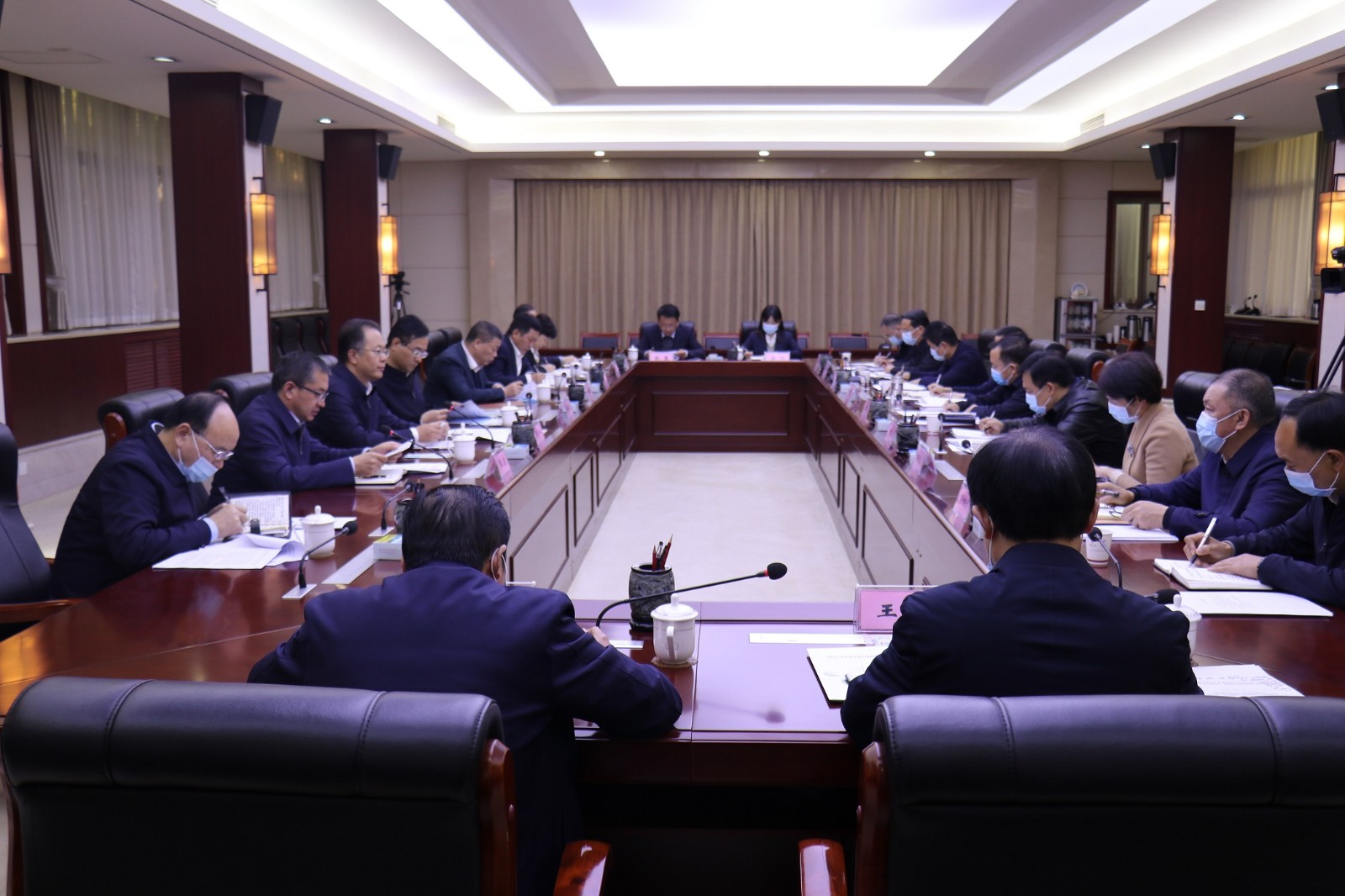 韩霁昌一行赴汉中拜会市委市政府主要向导并座谈交流 -  豪门国际